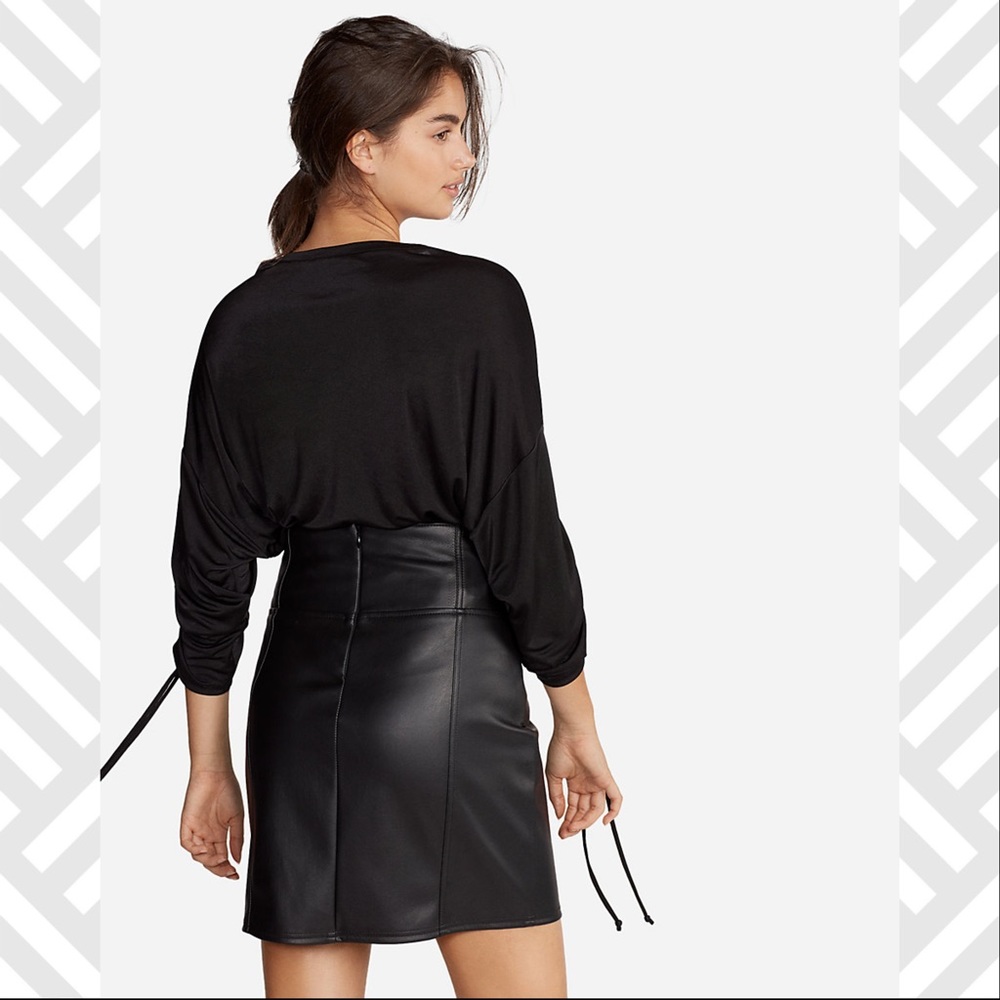 Express | Tops | Sz S | Ruched Long Sleeve 🆕 - Picture 3 of 8